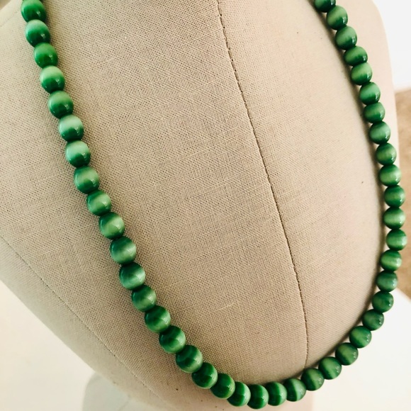 Vintage Green Moonglow Bead Necklace & Mod Flower Earrings - Picture 3 of 13